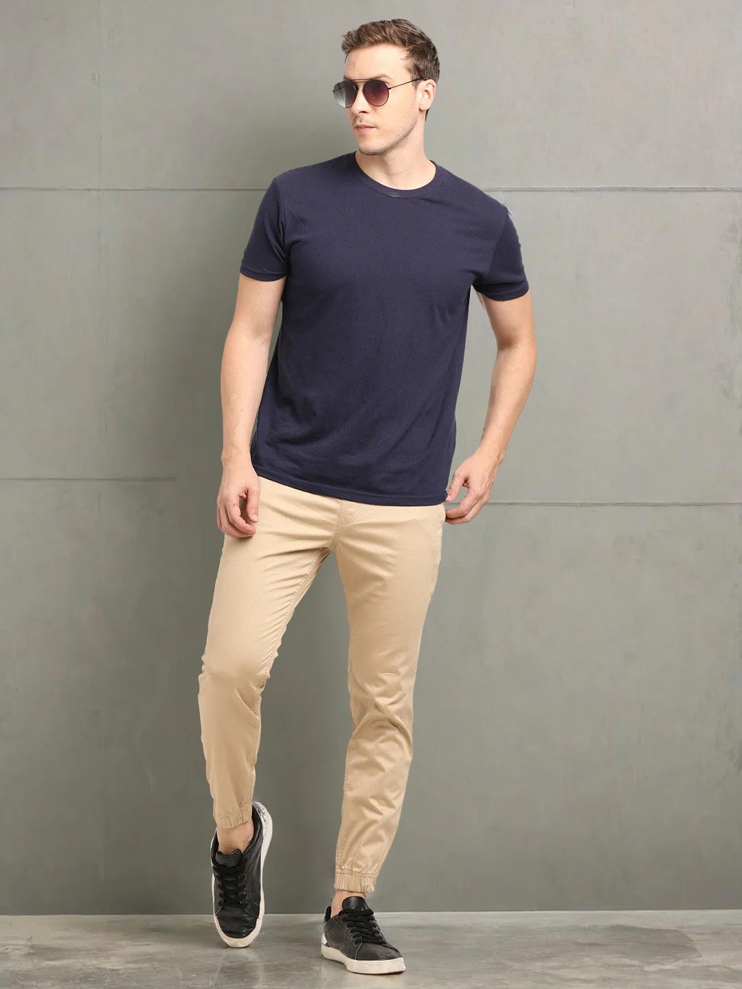 Indian Terrain Men's Comfort Fit Solid Khaki Trousers